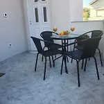 Mena Bibinje