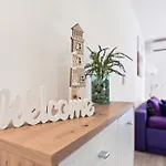 Mena *
