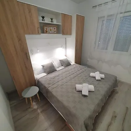 Mena Apartman Bibinje