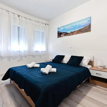 Apartman Mena