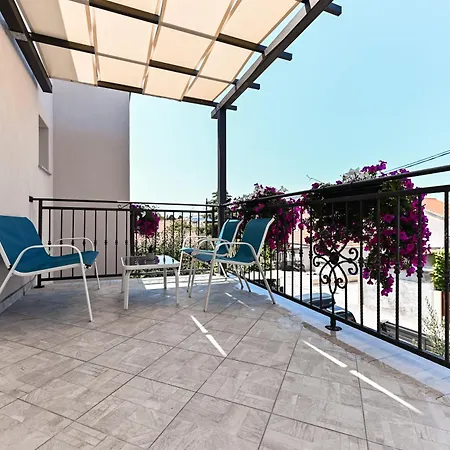 Mena * Бибинье